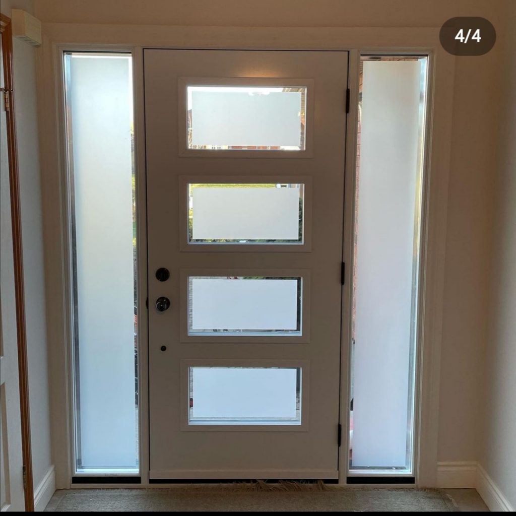 Single uno-4 Door with 2 sidelites